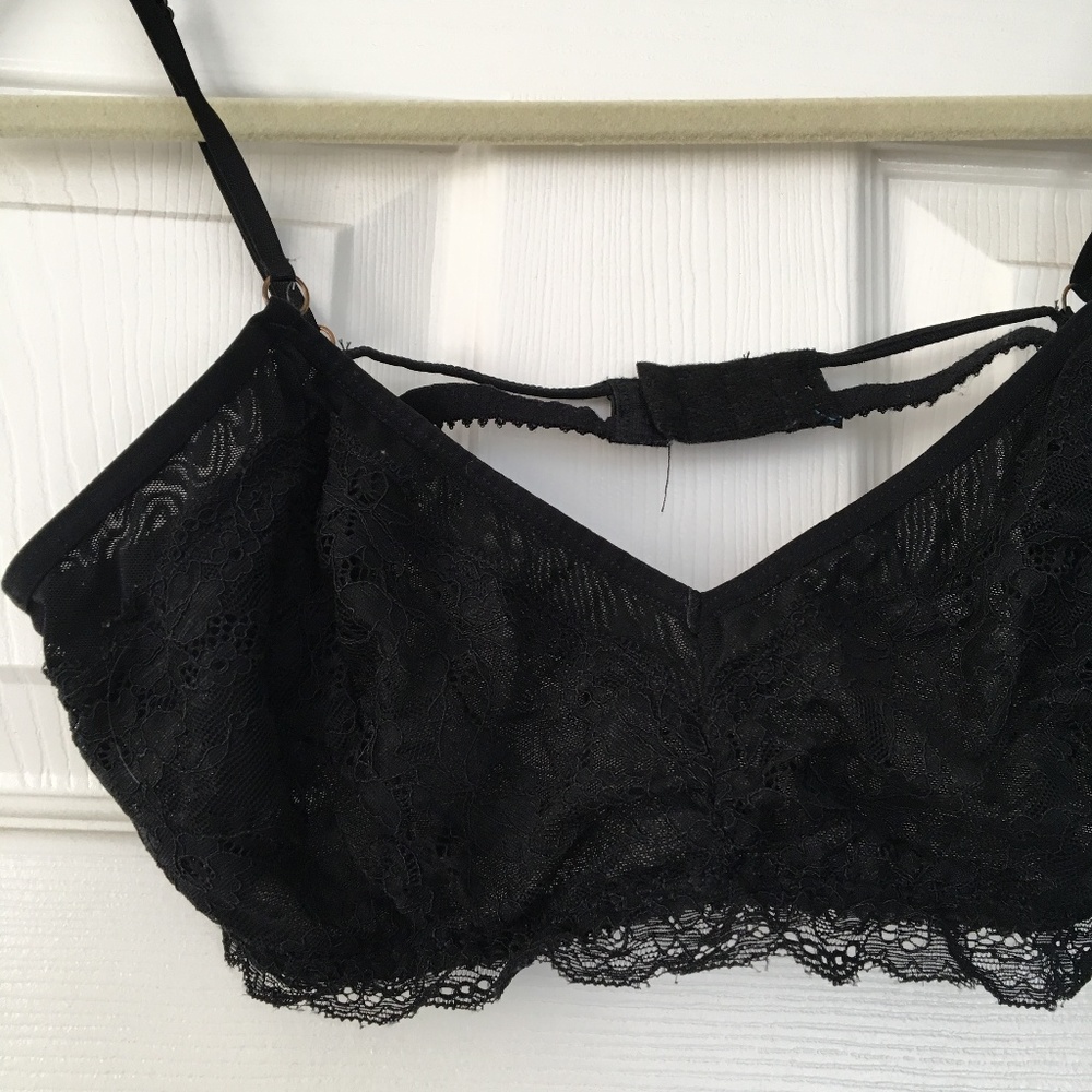 Black lace bralette - Picture 2 of 5
